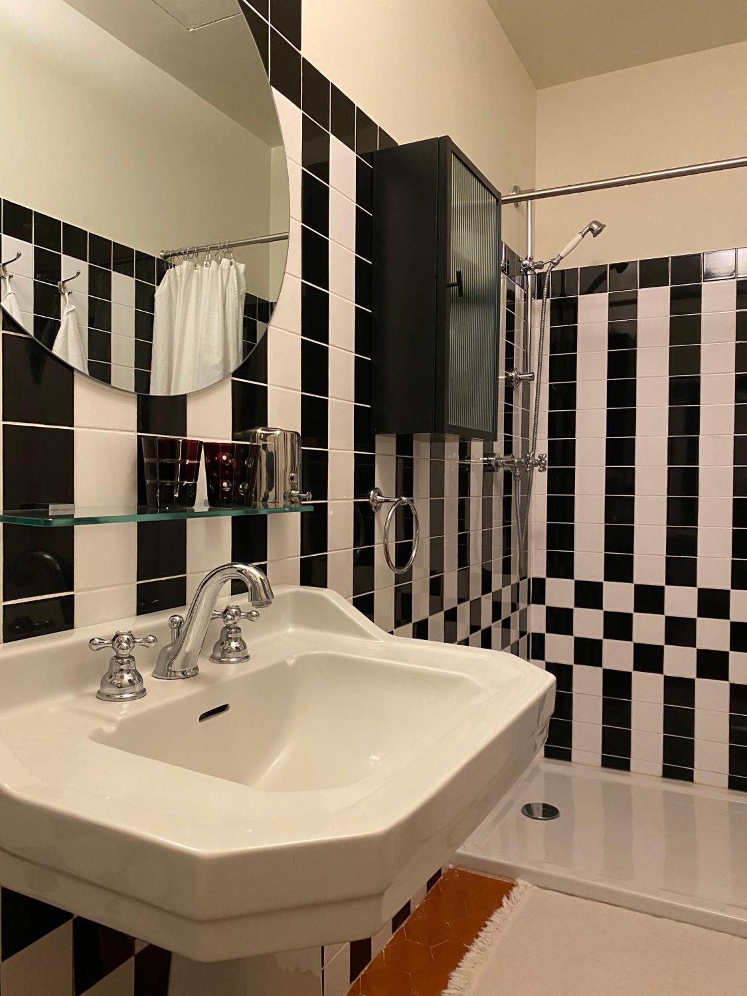 Le Saint Apolline - Sete, Appartement Haussmanien Luaran gambar